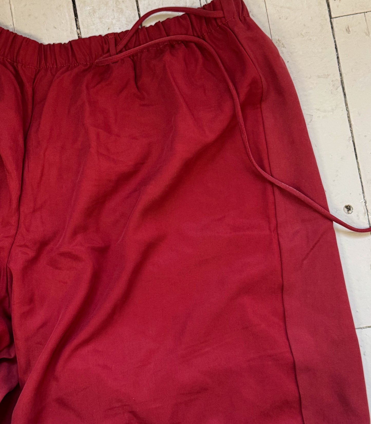 *LES ACCROCHÉS* Pantalon « MUDDLER » - Carmin