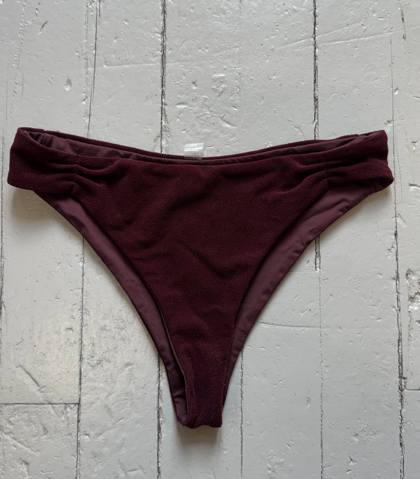 *LES ACCROCHÉS* Bas de bikini « BONAZARI » - Cassis