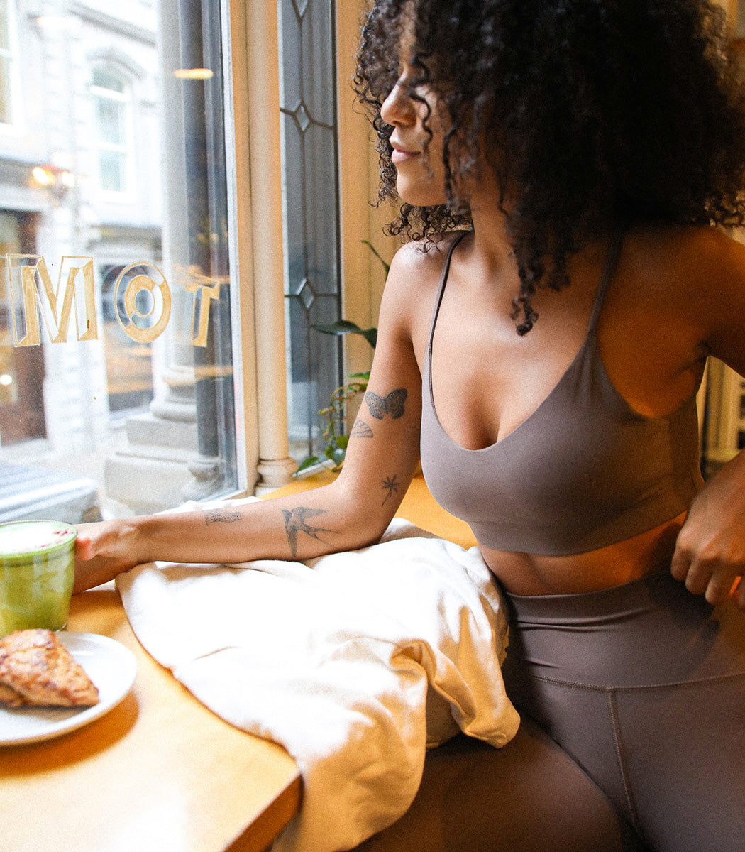 Haut sport « INHALE, EXHALE » - Mocca Suede