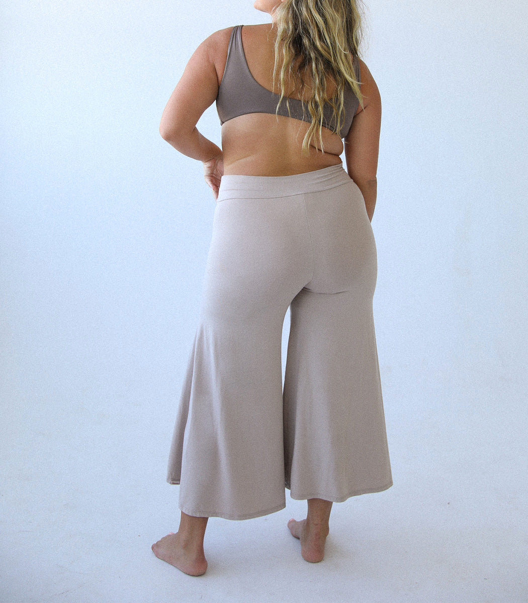 *LES ACCROCHÉS* Pantalon Évasé « FREEDOM » - Crème de Pacane