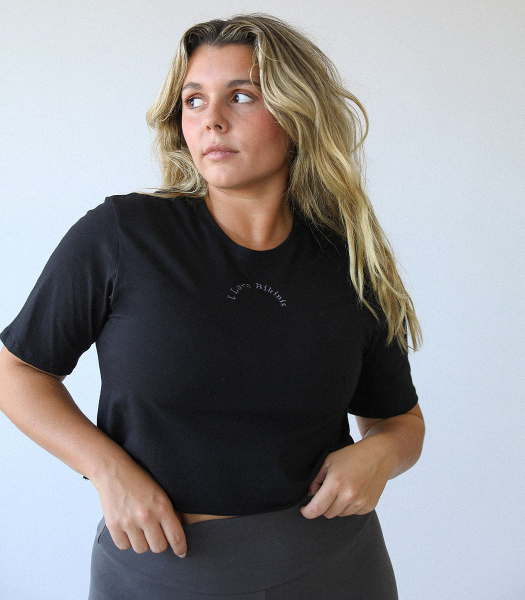 *LES ACCROCHÉS* Tshirt Crop « I LOVE BIKINIS » - Black